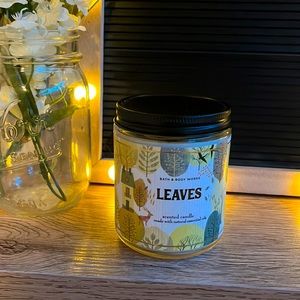 Unused LEAVES bath and body works candle